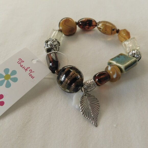 Avon Beaded Chic Stretchy Bracelet  Brown New in Box - Picture 1 of 2